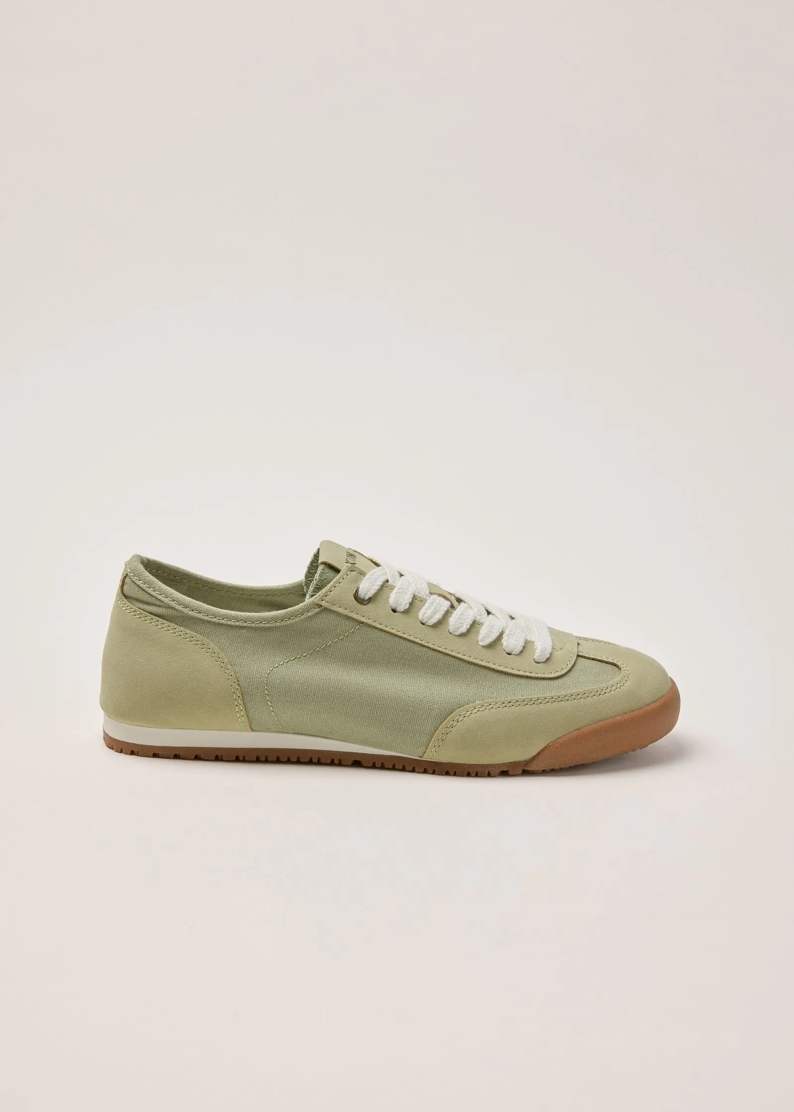 Airy sneakers green