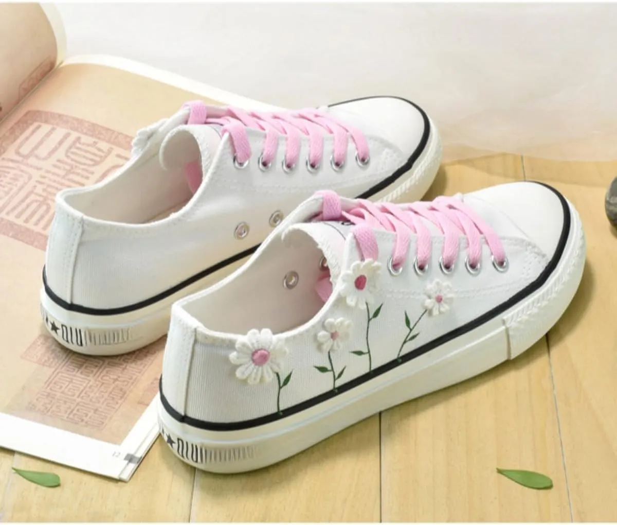 Floral Canvas Sneakers for Women, Cute Low Top Breathable, Aesthetic Lace Up Walking Shoes for Teens & Girls Back School