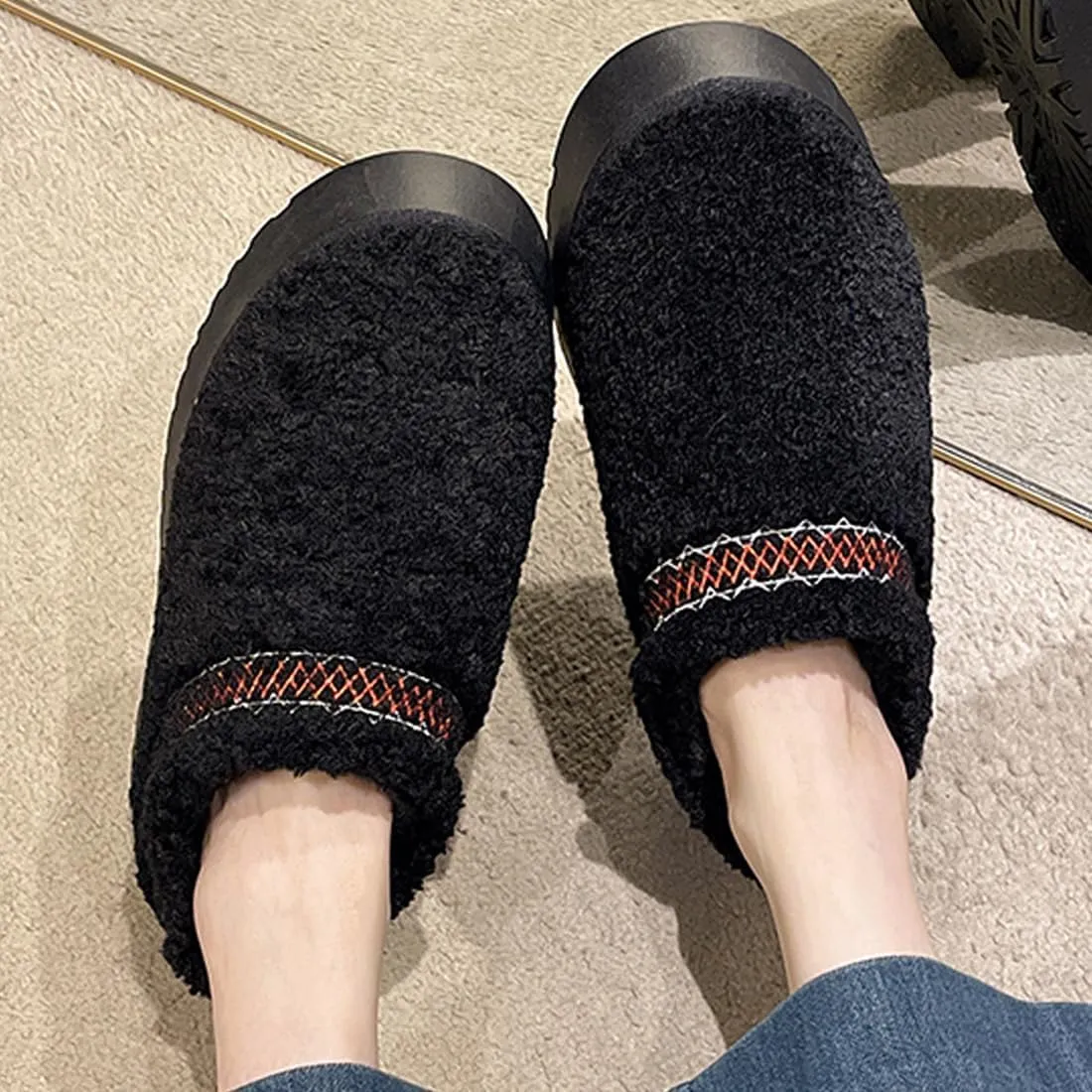 Harssidanzar Women's Platform Slippers Fleece Lined Boots Anti-Slip Snow Platform Slippers Winter House Shoes Indoor and Outdoor KL506US