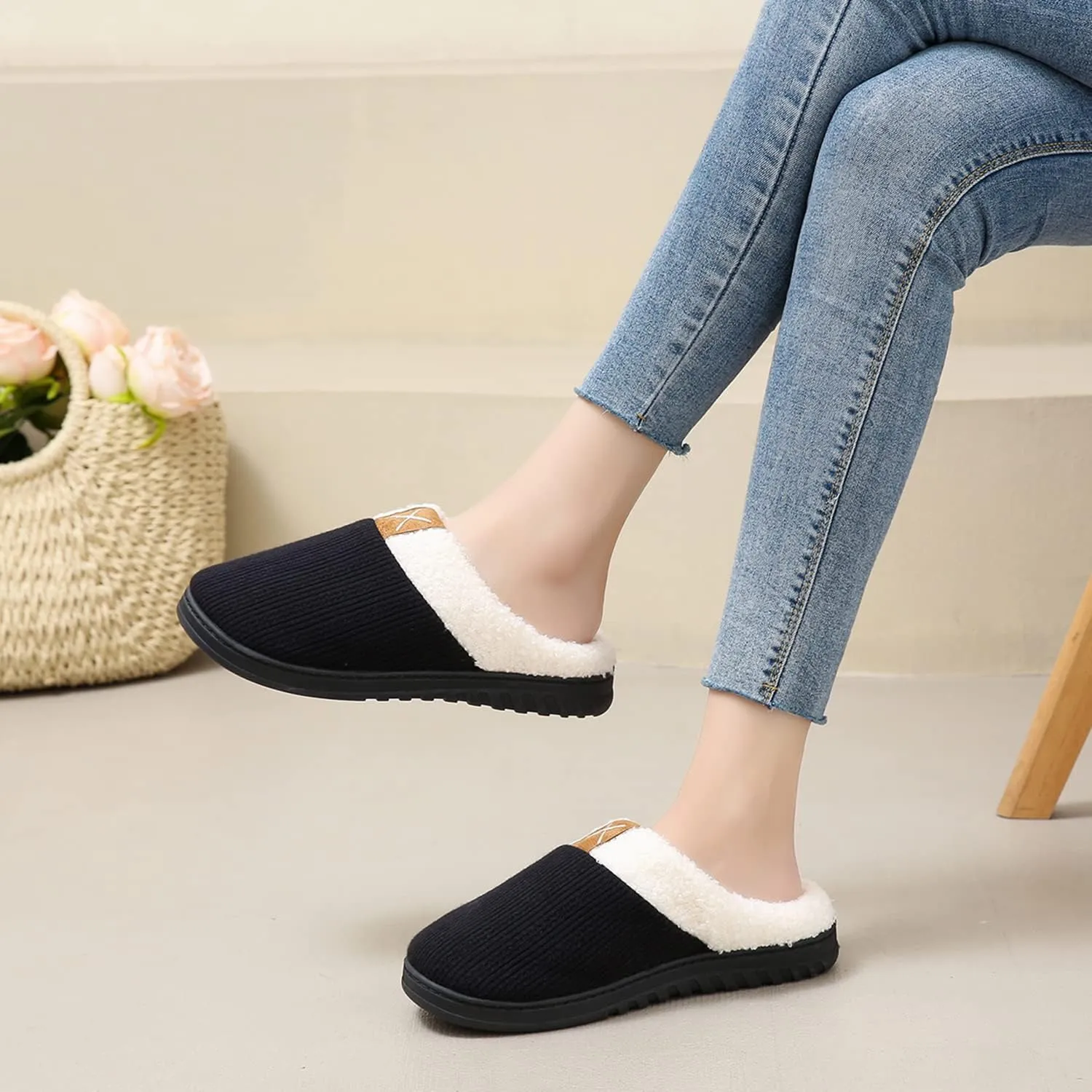 PLMOKN Slippers for Women Fuzzy Winter House Indoor Outdoor Platform Trendy Cozy Girls Shoes With Memory Foam Boots Send To A Friend Best Gifts