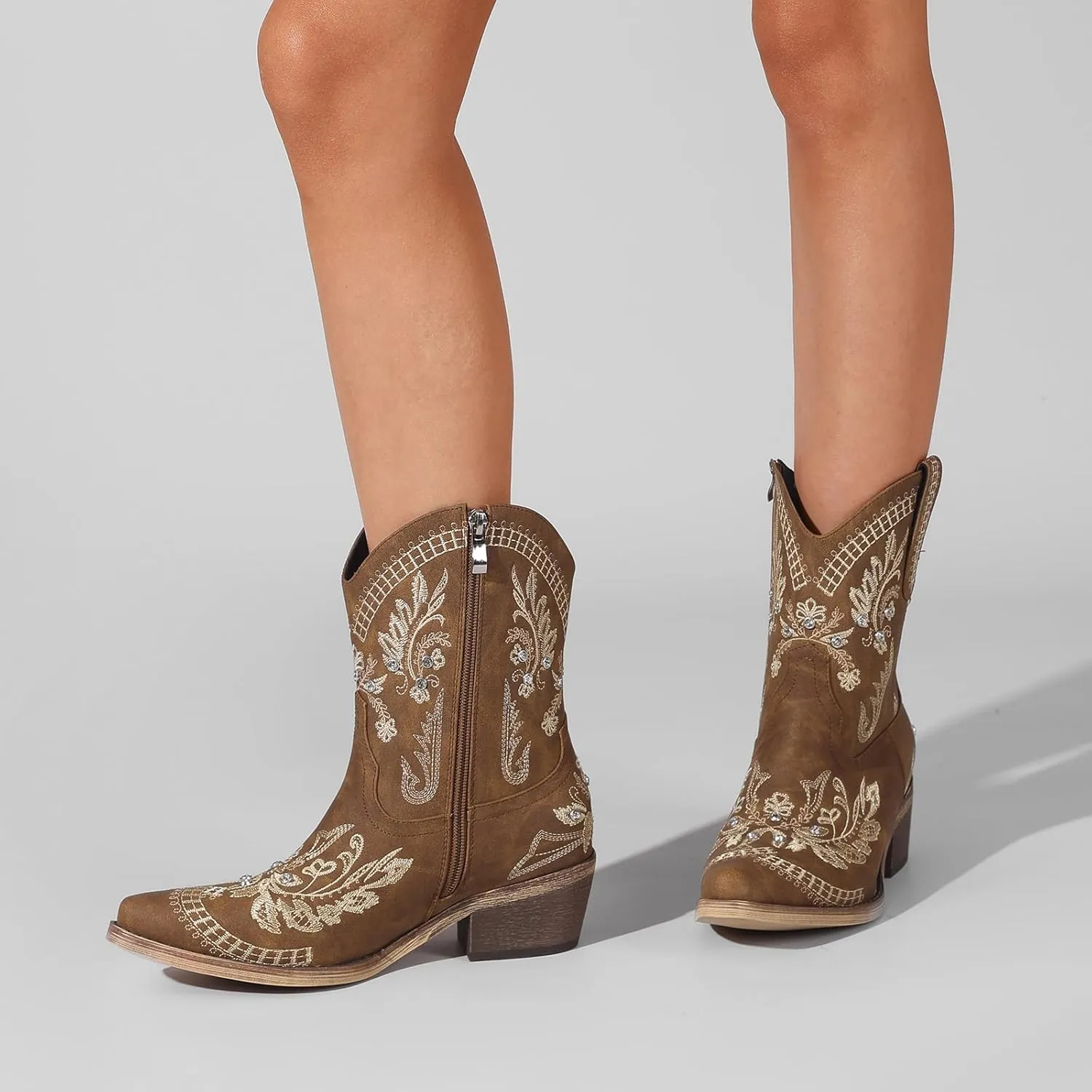 Rhinestone Ankle Cowboy Boots for Women Embroidered Short Cowgirl Boots With Low Heel Side Zipper Comfortable Chunky Heels Western Booties For Prom Party Wedding Pull On Shoes