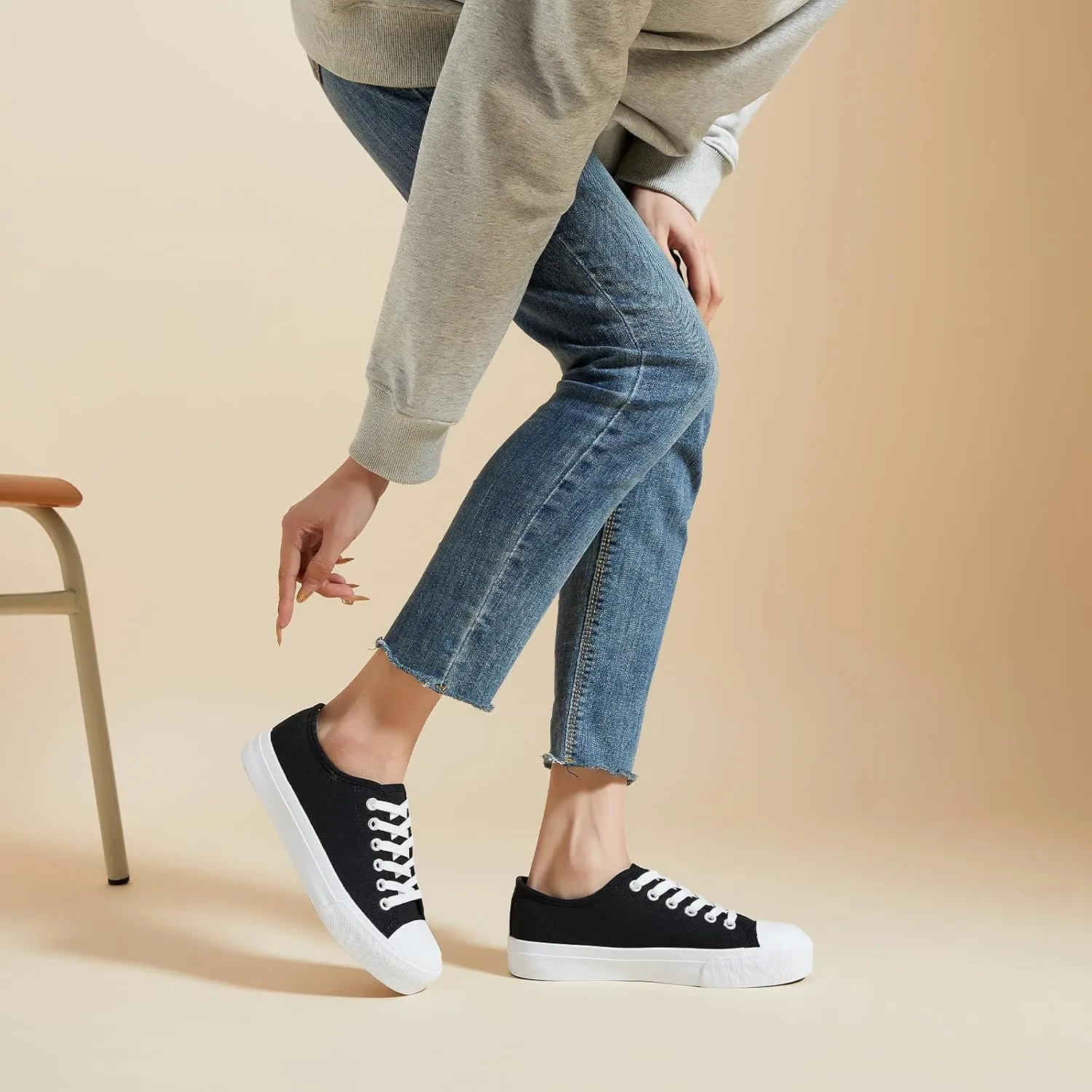 Uoidru White Tennis Canvas Shoes for Women Black Canvas Sneakers Womens Fashion Sneakers Classic Lace Up Walking Shoes