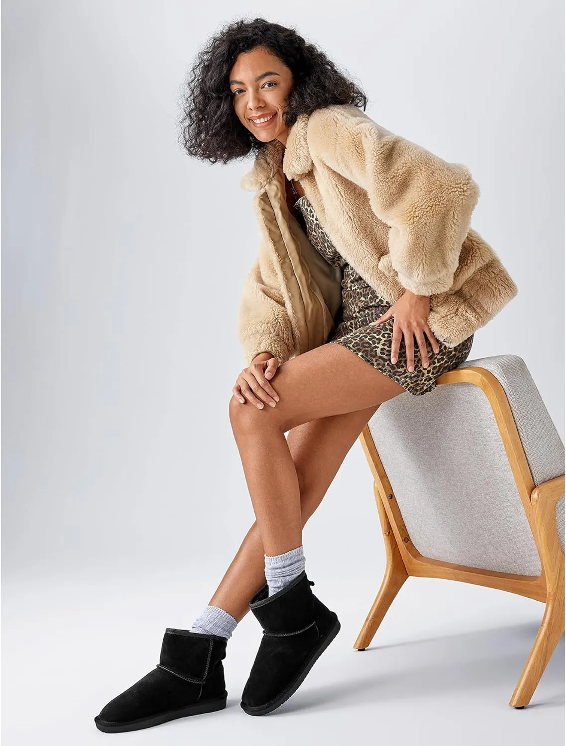 Women Winter Snow Boots Suede Mini Boots with Fur Lined Slip On Anti-Slip Comfort Ankle Boots for Women