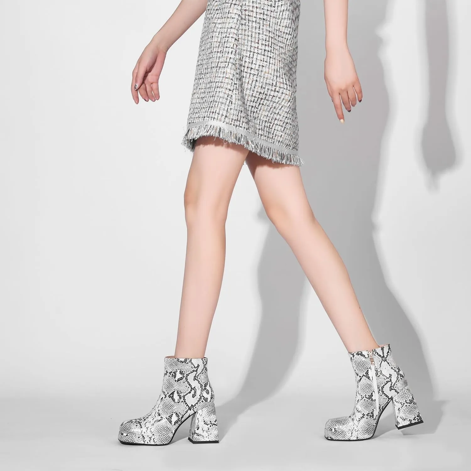 Women's Chequered Ankle Boots Artificial Snakeskin Block Chunky Heeled Booties With Side Zipper Fashion Winter Boots