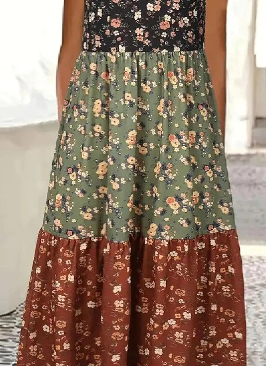 Womens Midi Dress Sleeveless V-Neck Side Pockets Floral Print Color - Blocked Stylish 2025 Summer Daily Vacation Dress